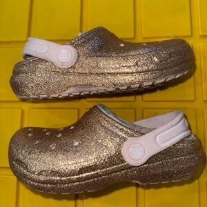 Crocs Gold Glitter Kids Clogs with the fur J 1